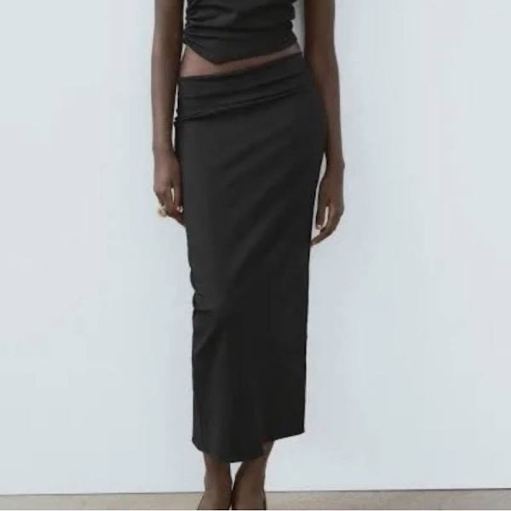 NWT Zara Stretch Midi Skirt in Black